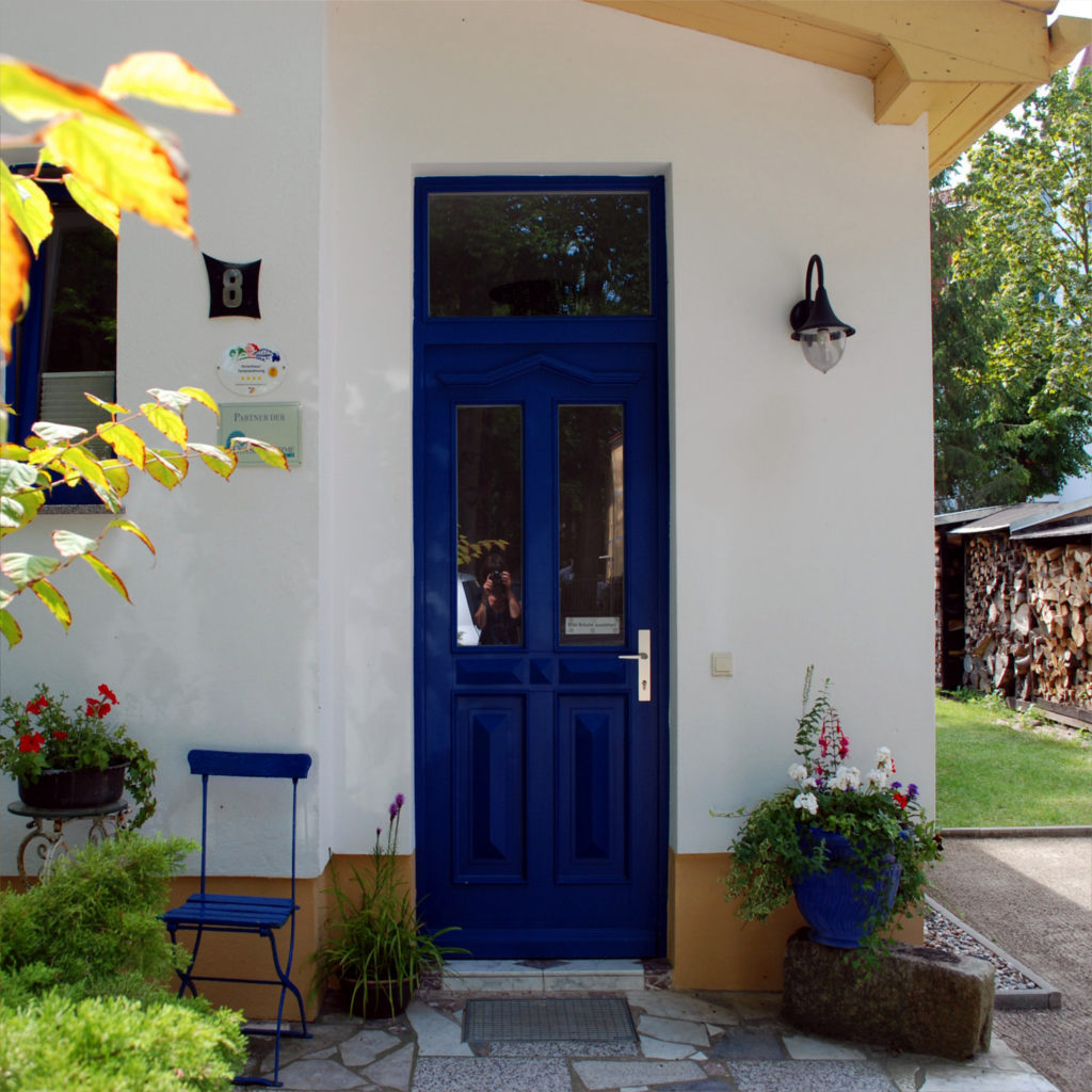 Haus Johanna Eingang blaue Tür